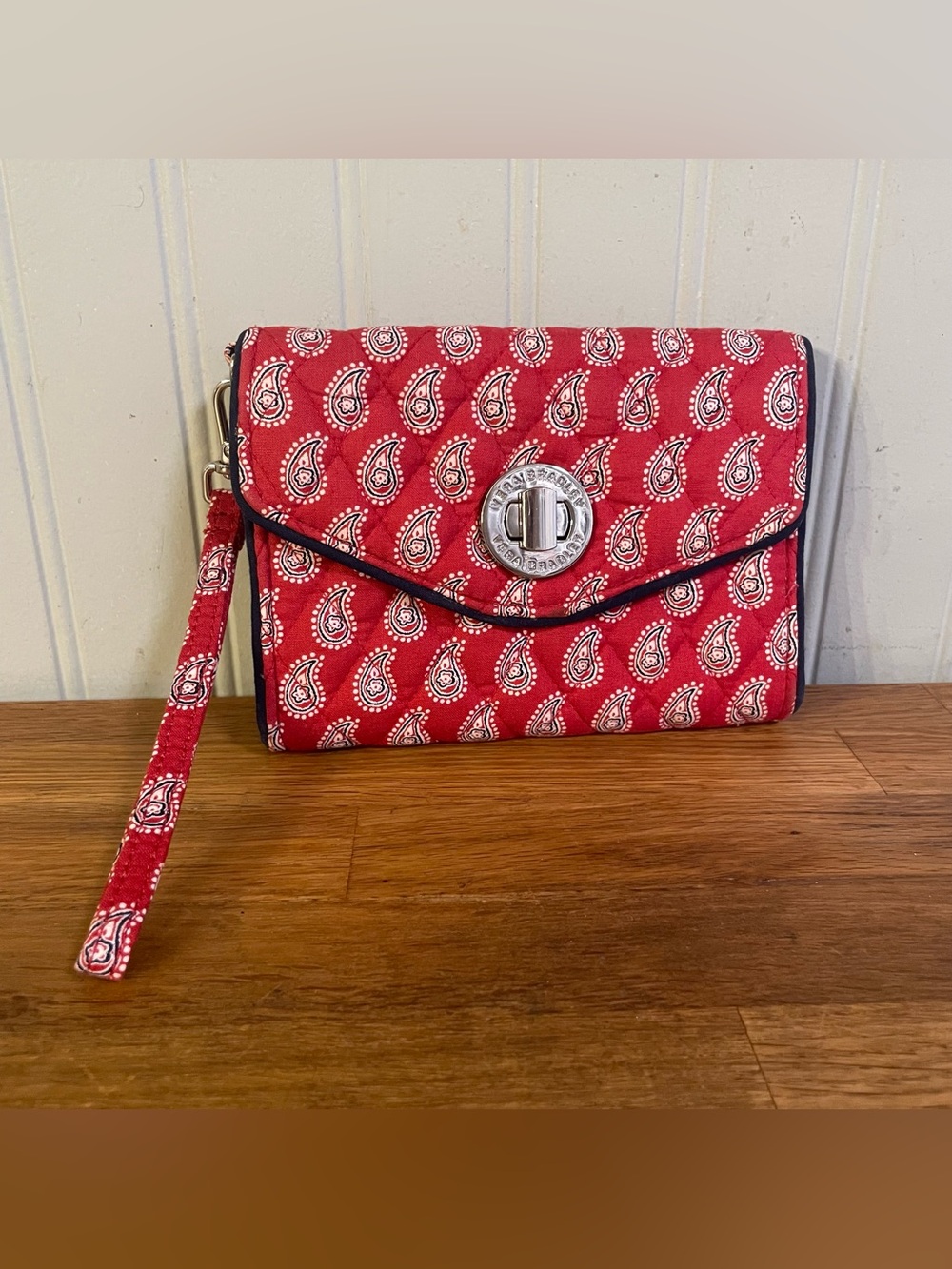 Vera Bradley Turnlock Wristlet Wallet (Red Bandana Paisley)